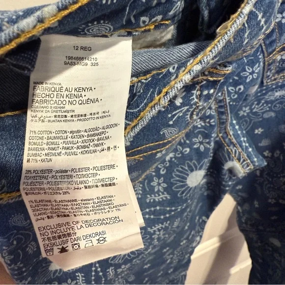 Levi's Denim Wide Leg Jeans with White Floral Boho Pattern - Picture 7 of 9